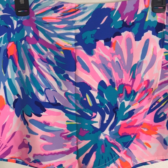 Lilly Pulitzer colorful Veri Skort shorts size 4 - Picture 2 of 11